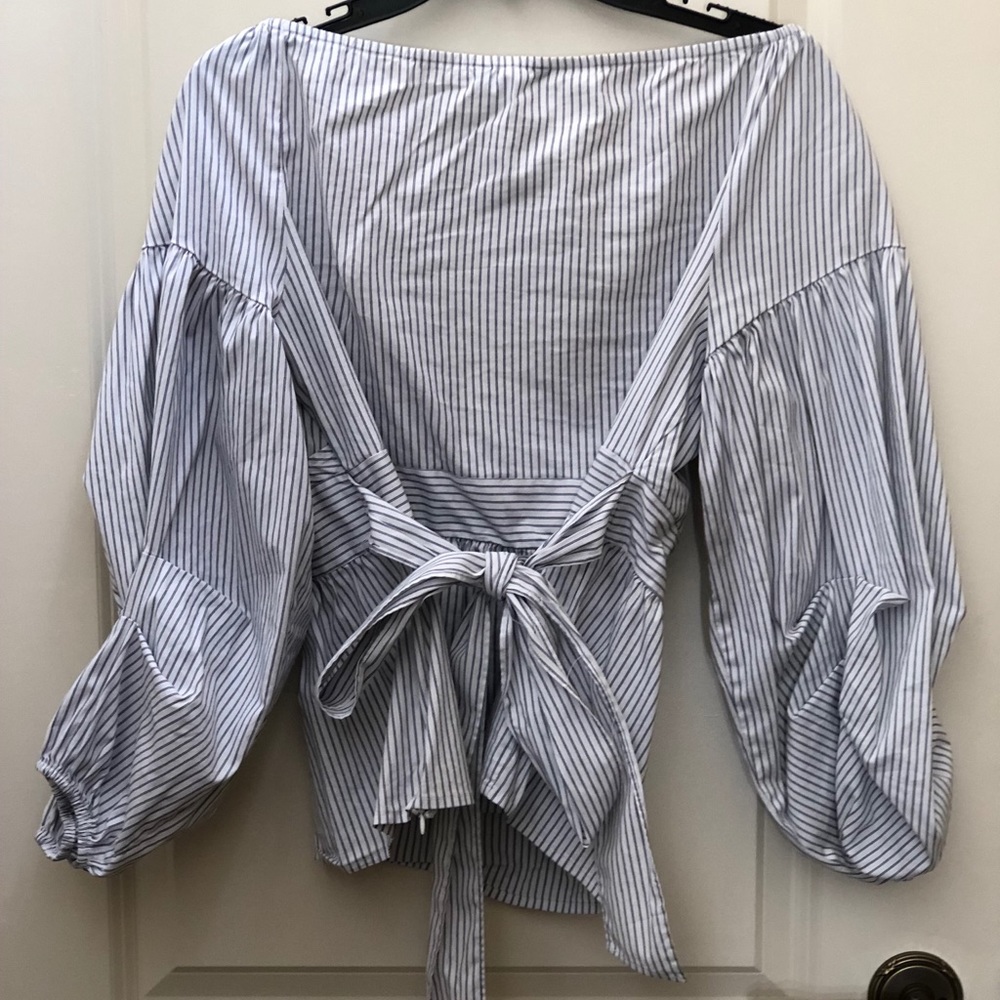Puffy long sleeve shirt